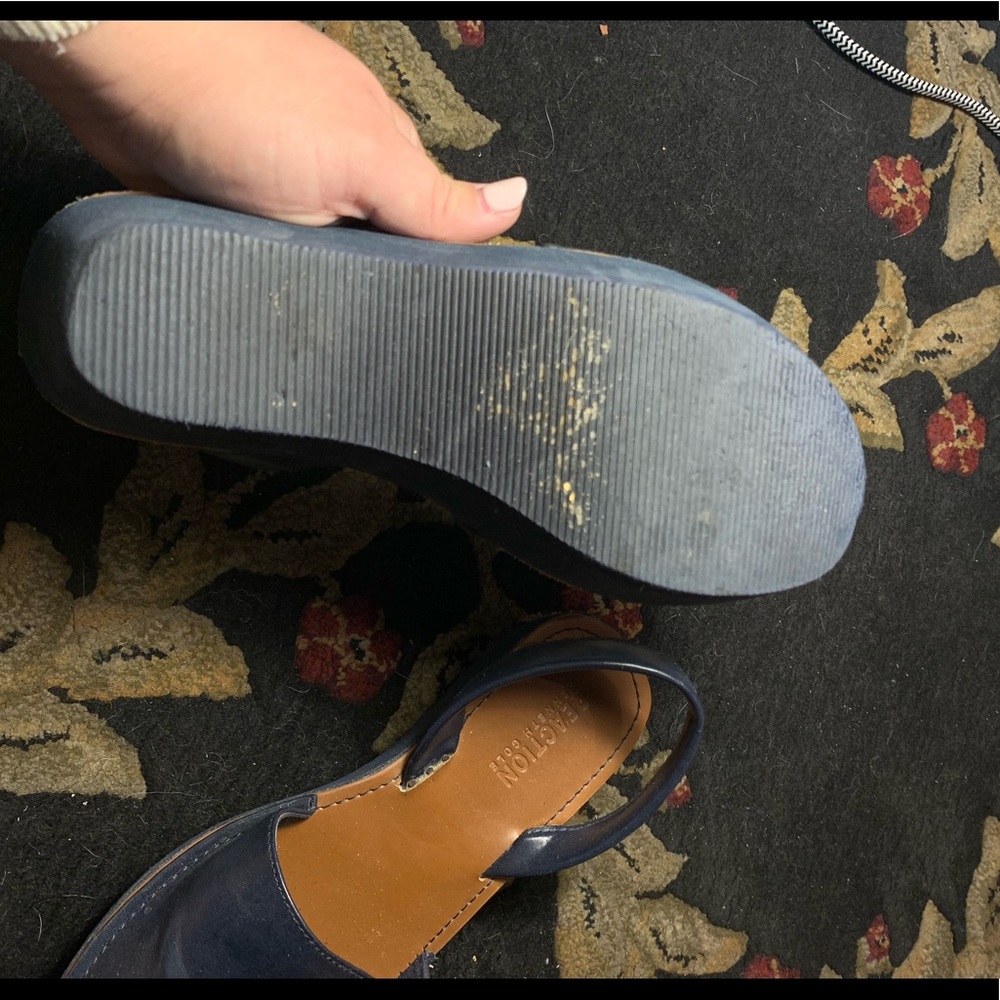 🌊KENNETH COLE REACTION FINE GLASS SANDALS🌊 - Picture 3 of 5